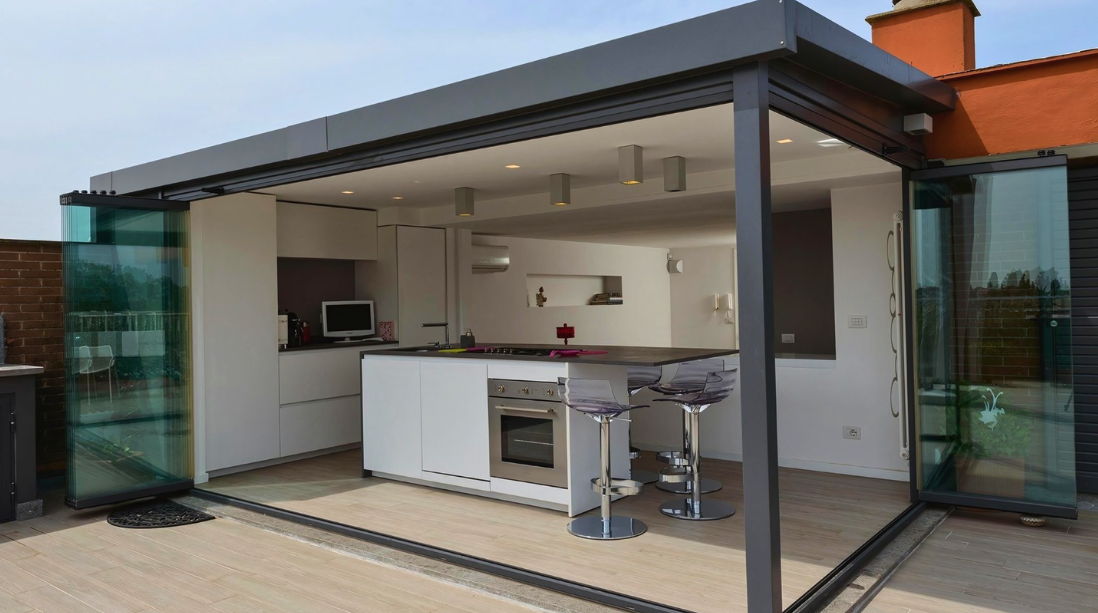 ClearPIVOT Frameless Slide and Pivot