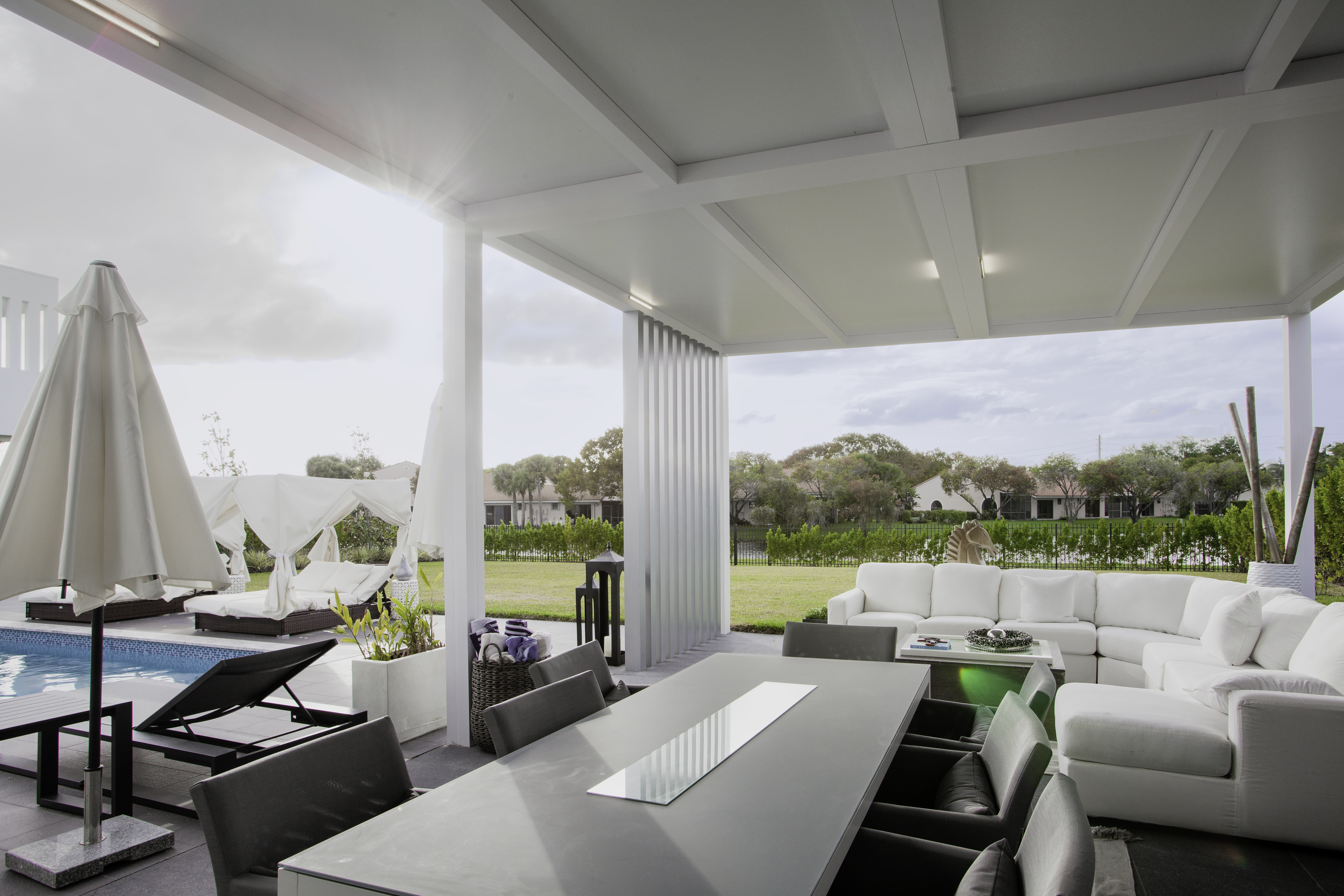 R-SHADE outdoor living area install