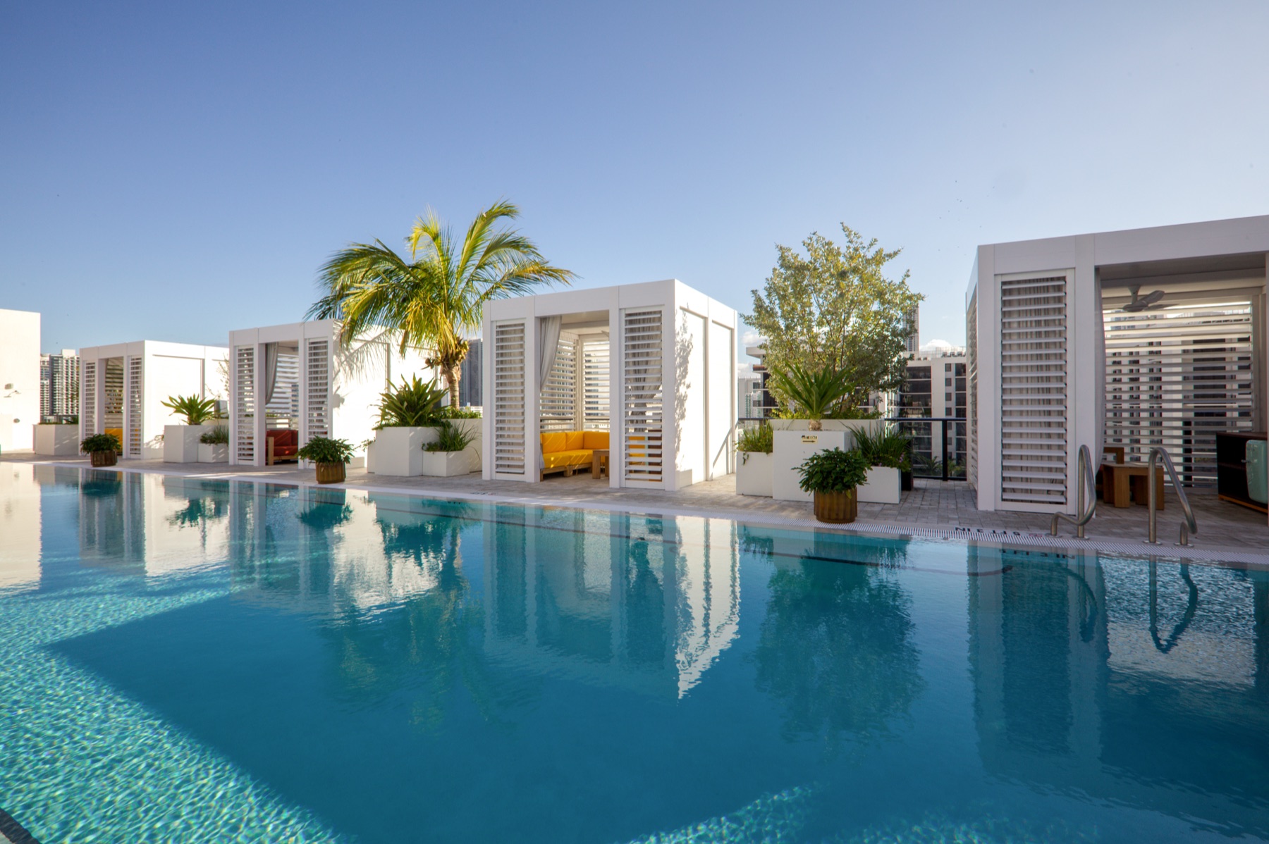 White R-SHADE commercial ipe