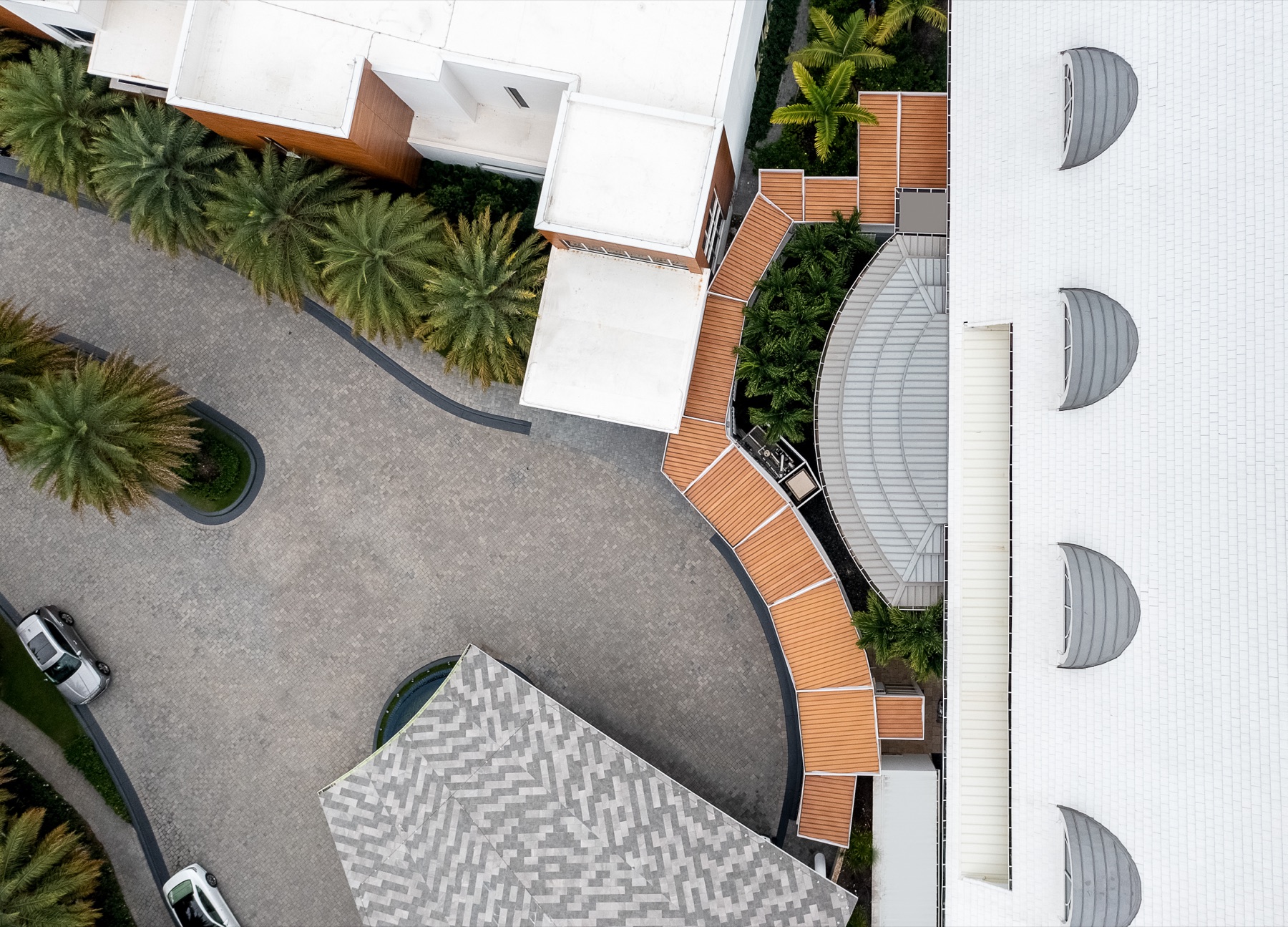 White wood-grain R-BLADE commercial