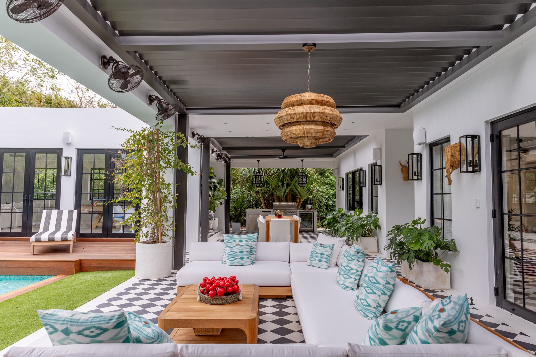 Gray-bronze R-BLADE poolside