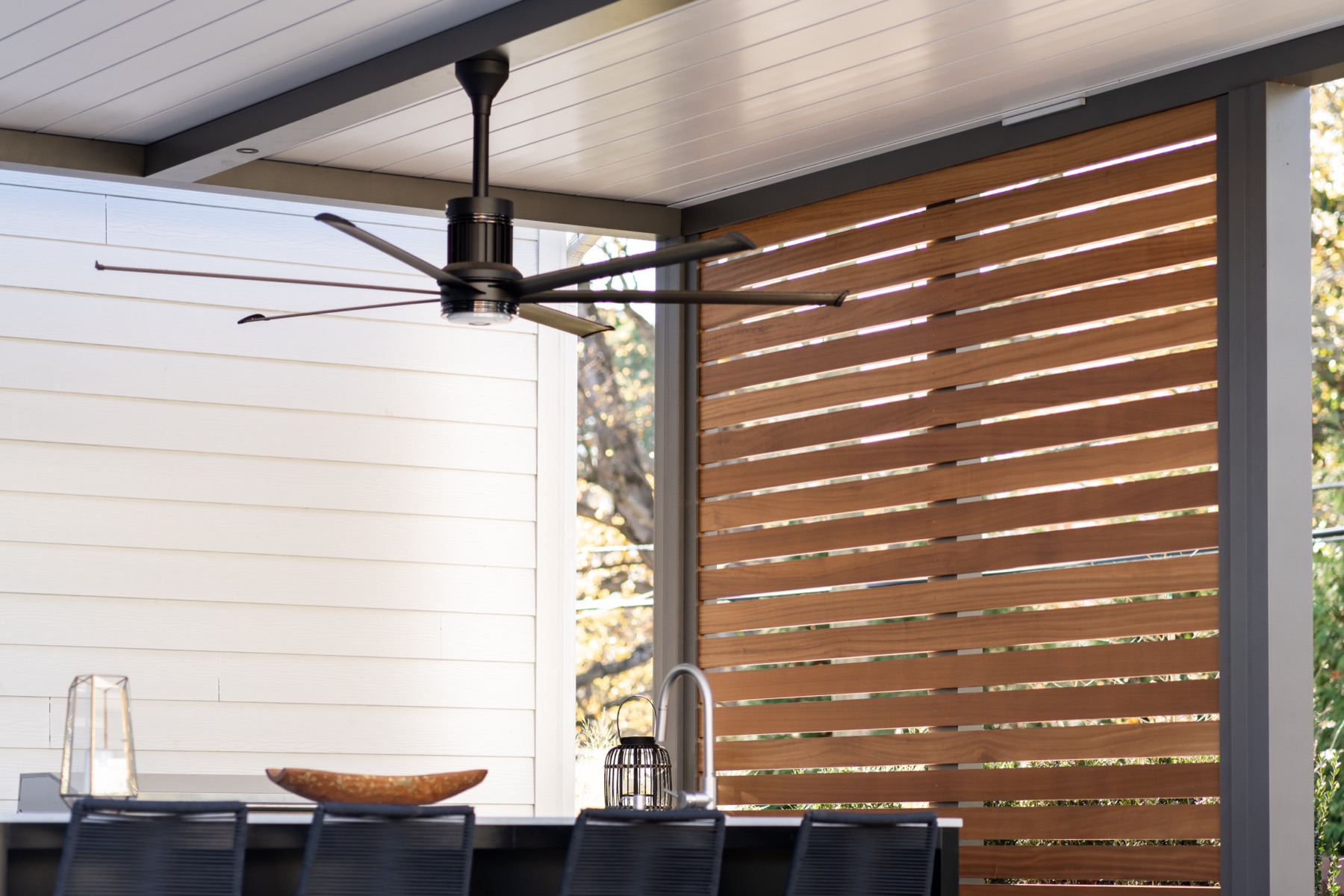 Gray-bronze R-BLADE with white louvers