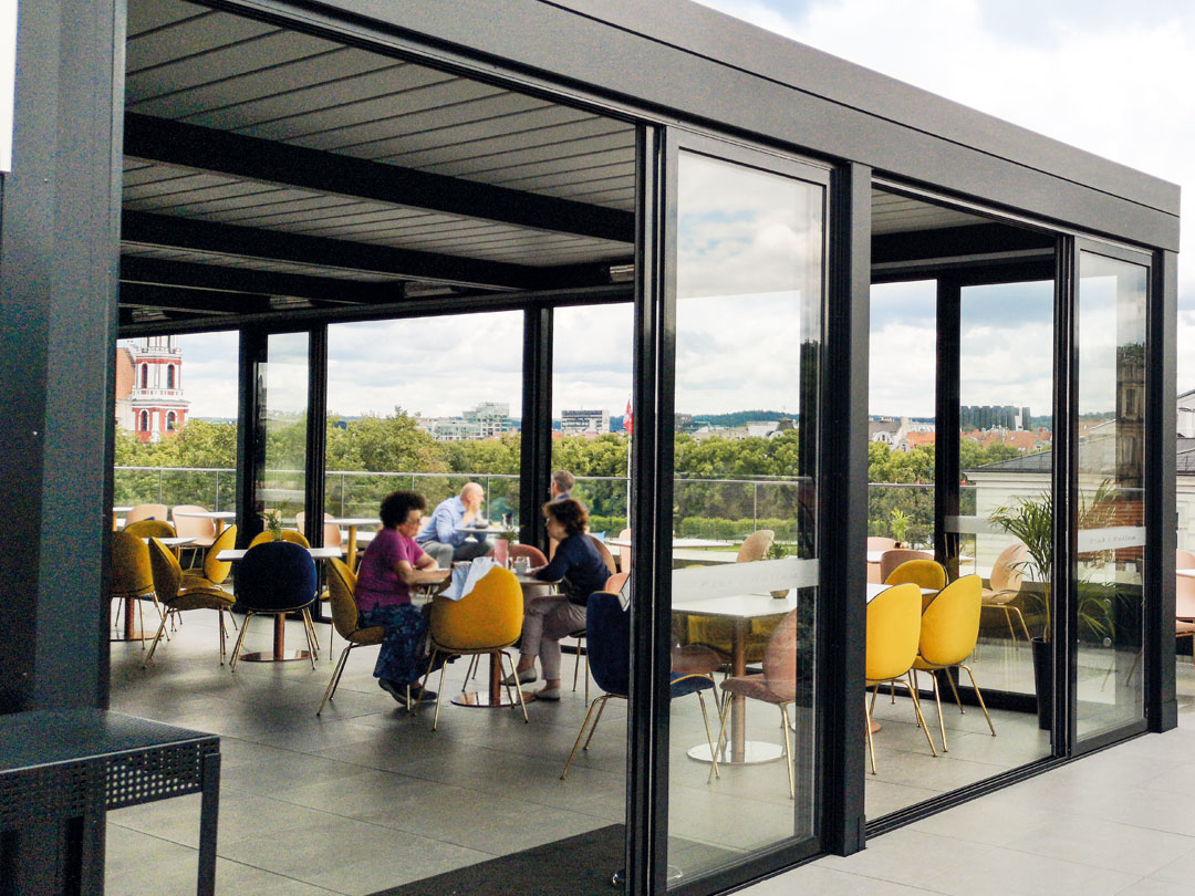 restaurant pergola rooftop installation