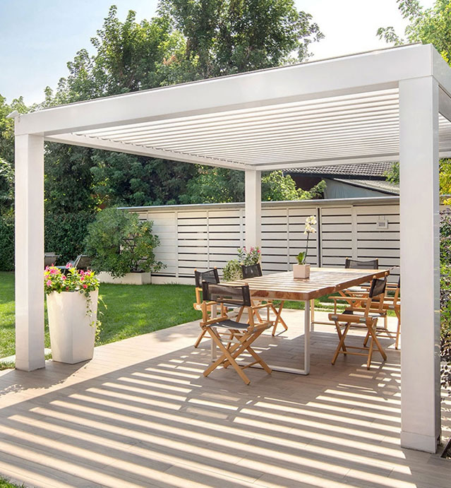 Pergola motorisée autoportante à lames orientables R-600